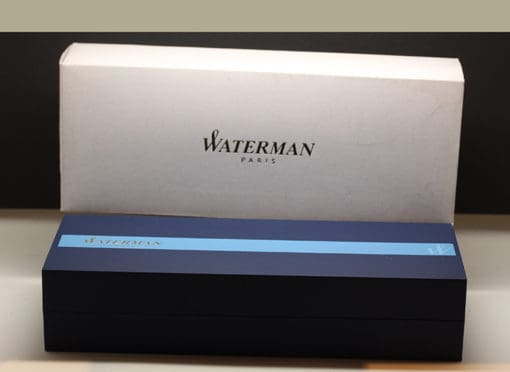 A blue box with the word waterman on it.